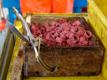 Load image into Gallery viewer, AirFly Crab, Lobster Claw Rubber Bands, Protect Lobsters & Crabs, Cook Safe FDA-Compliant Silicone, Made in USA, 600 pcs